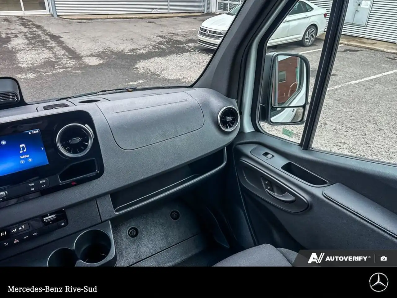 Mercedes-Benz Sprinter - Image 11
