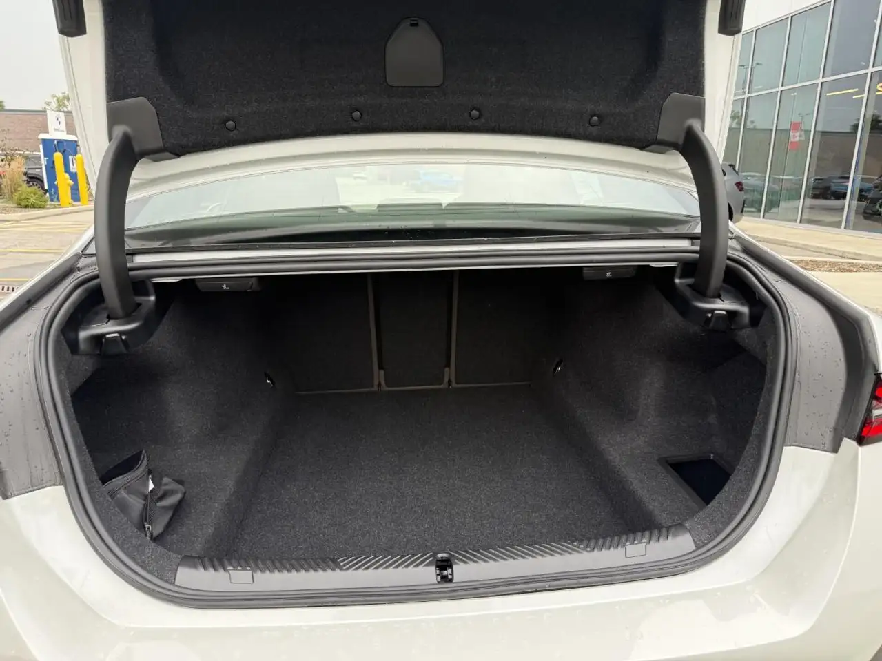 BMW 5 Series - Image 13