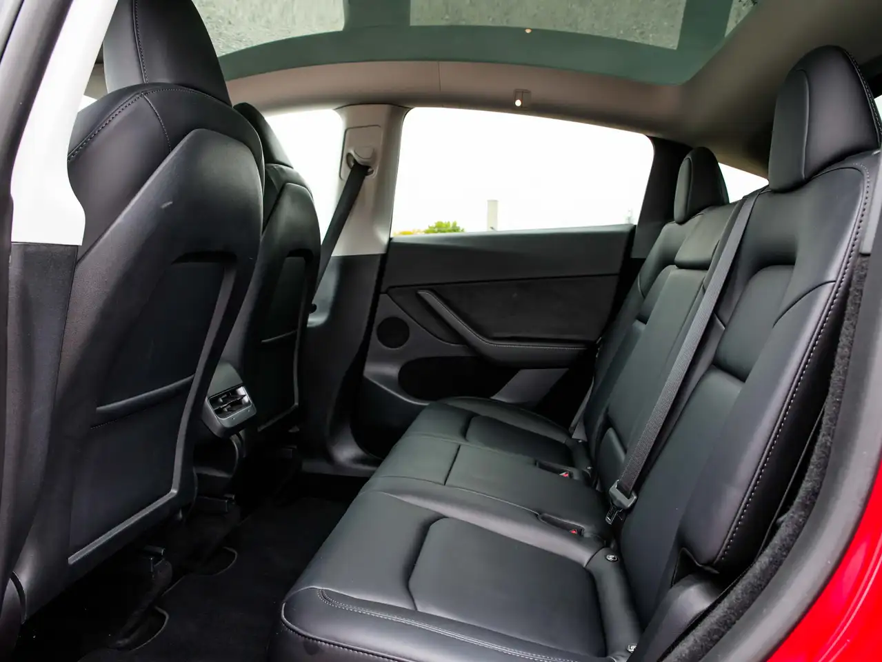 Tesla Model Y - Image 24