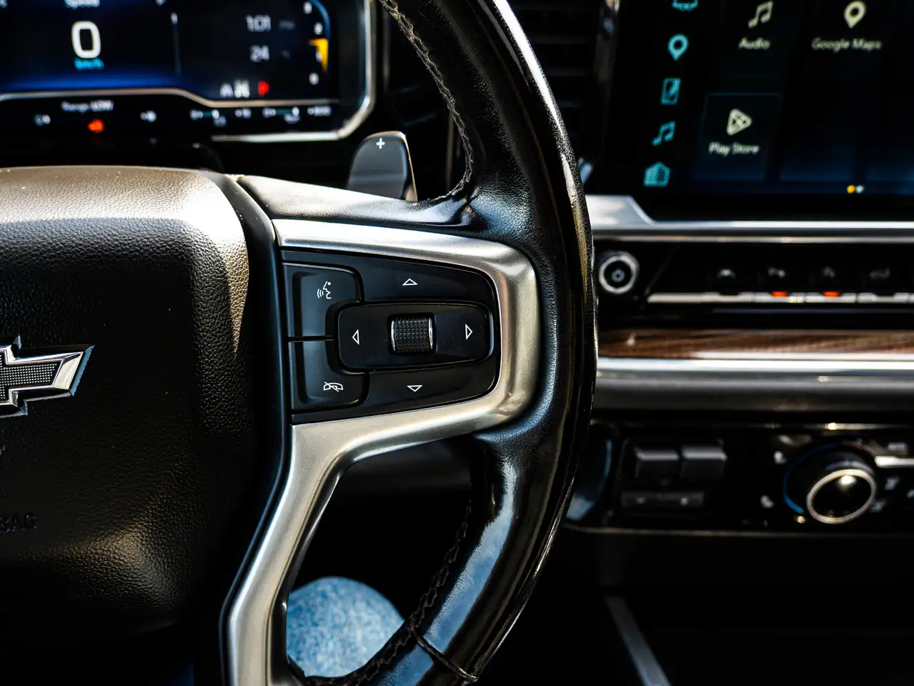 Chevrolet Silverado 1500 - Image 24