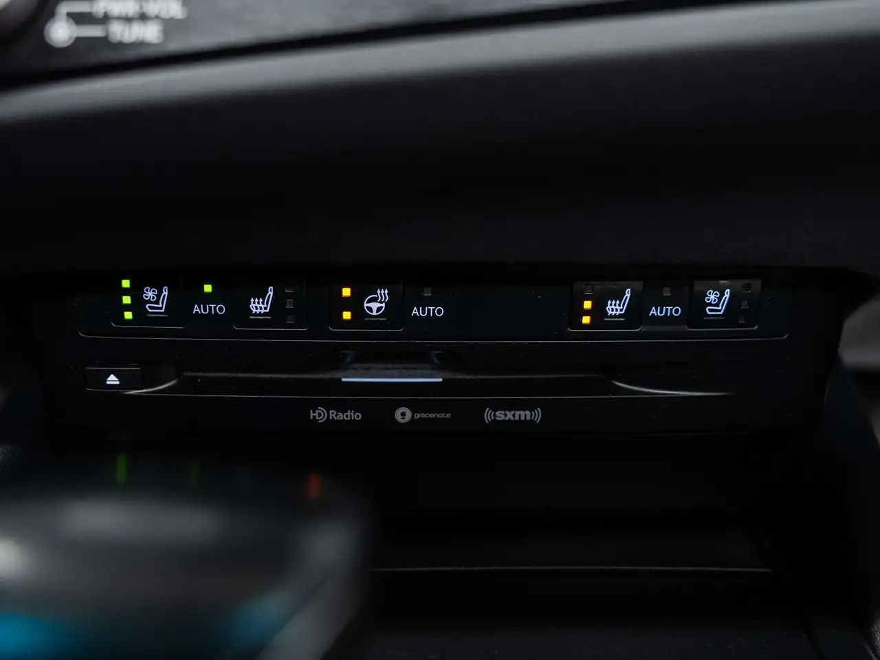 Lexus ES - Image 22