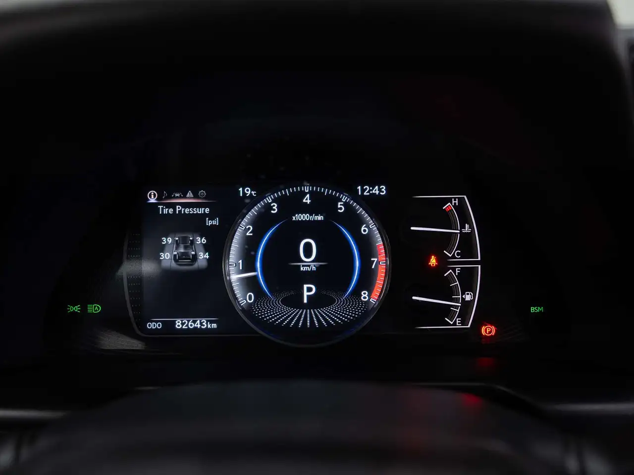 Lexus ES - Image 13