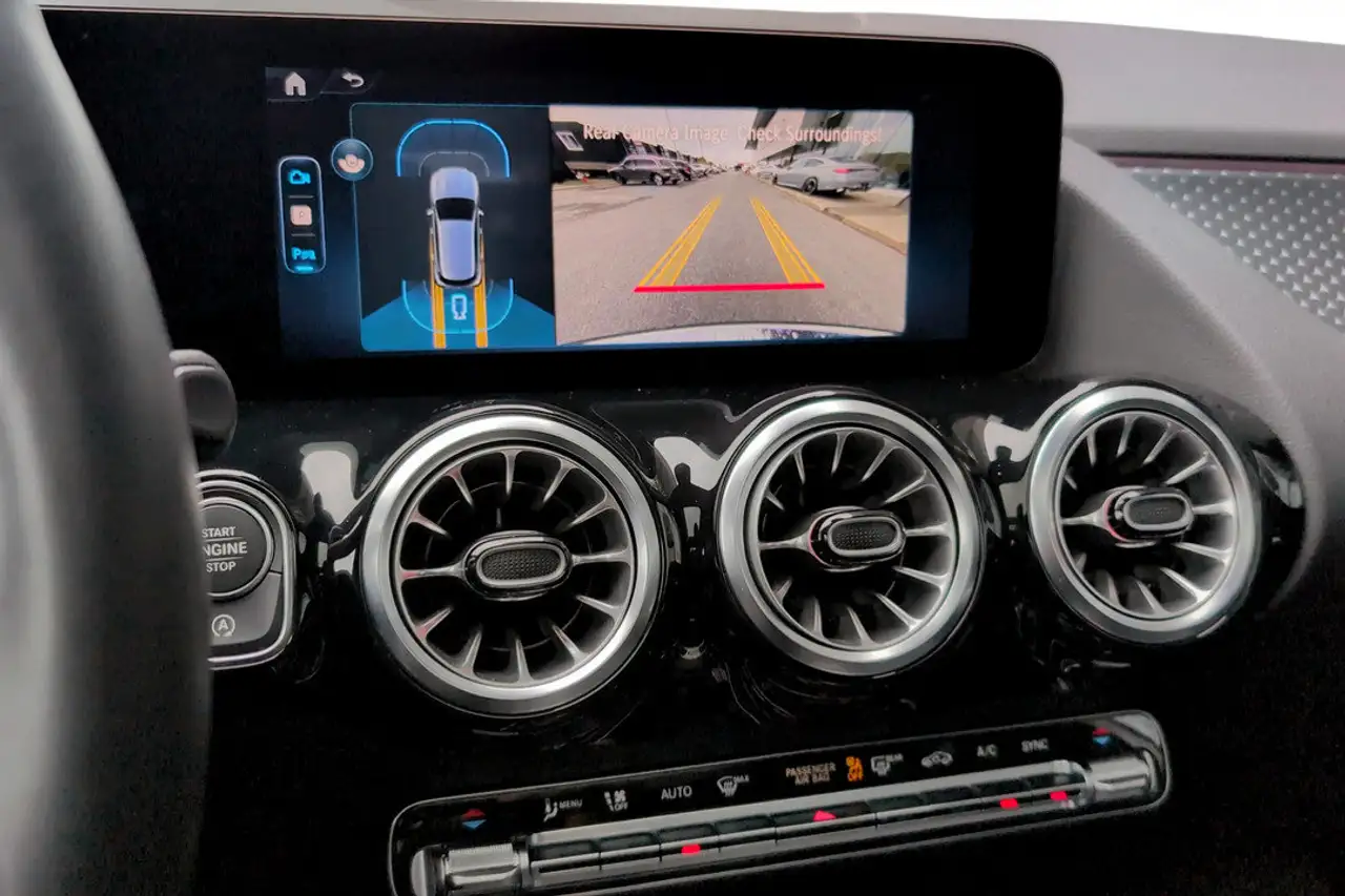 Mercedes-Benz GLA - Image 9