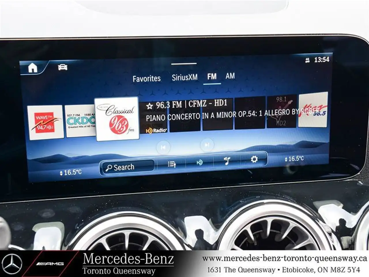 Mercedes-Benz GLA - Image 27
