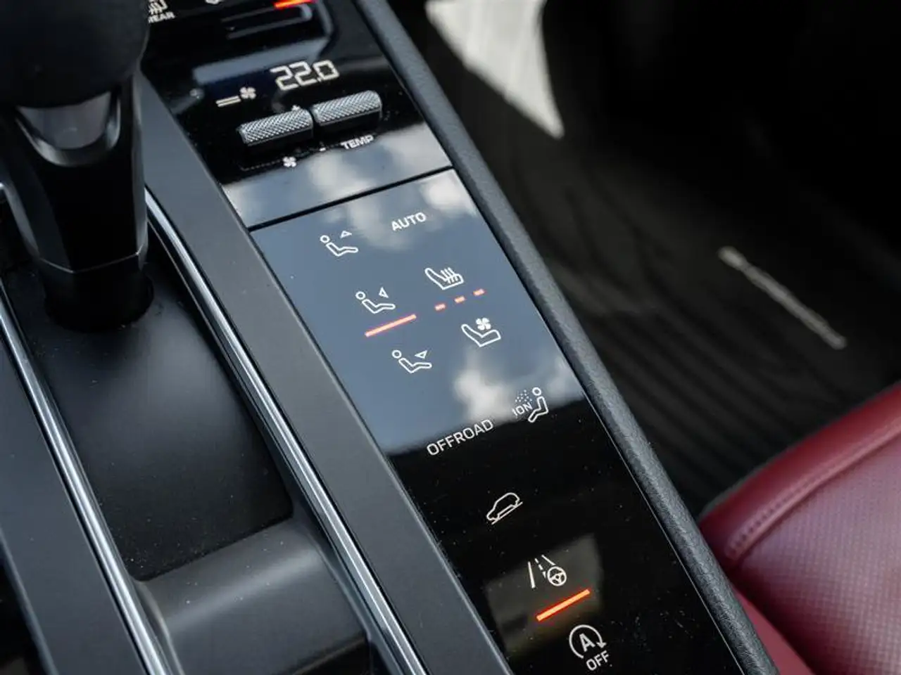 Porsche Macan - Image 30