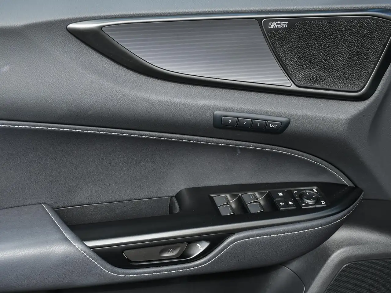 Lexus NX - Image 13