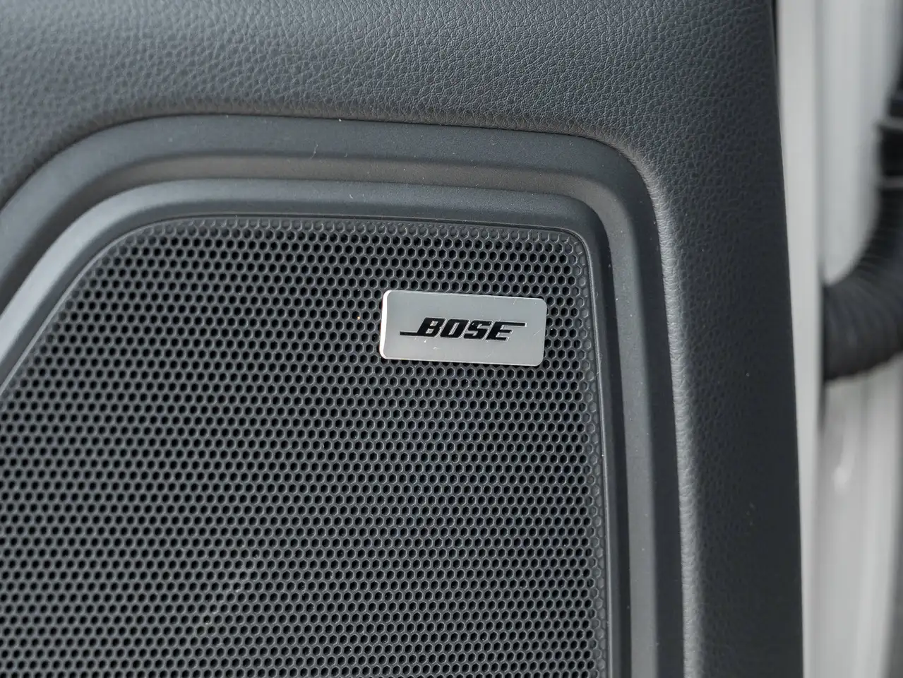 Porsche Macan - Image 21