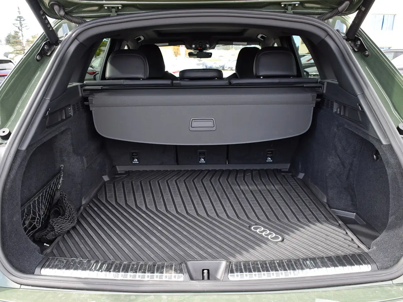 Audi SQ5 - Image 11