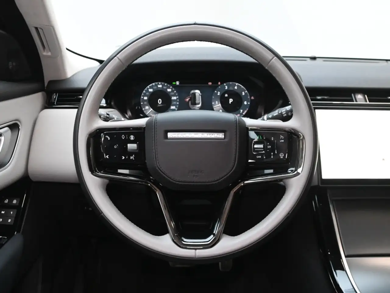 Land Rover Range Rover Velar - Image 16