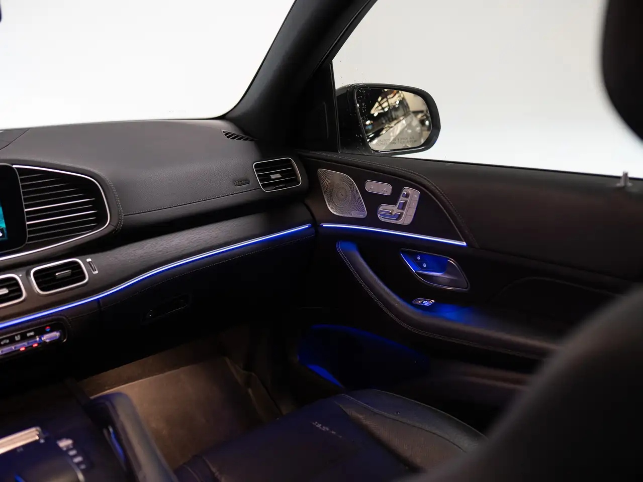 Mercedes-Benz GLS - Image 21
