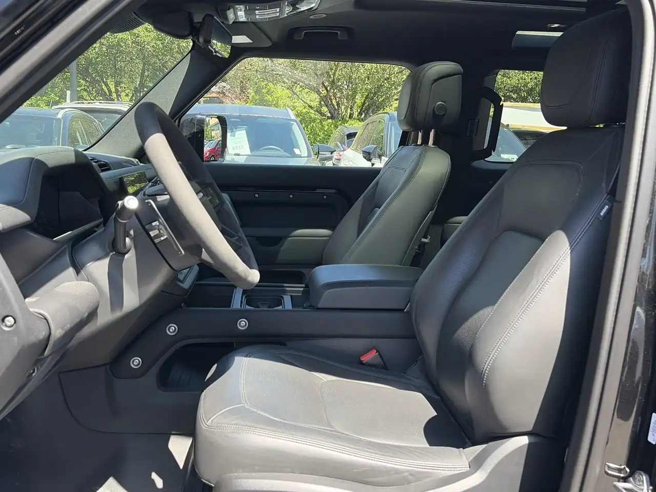Land Rover Defender - Image 19