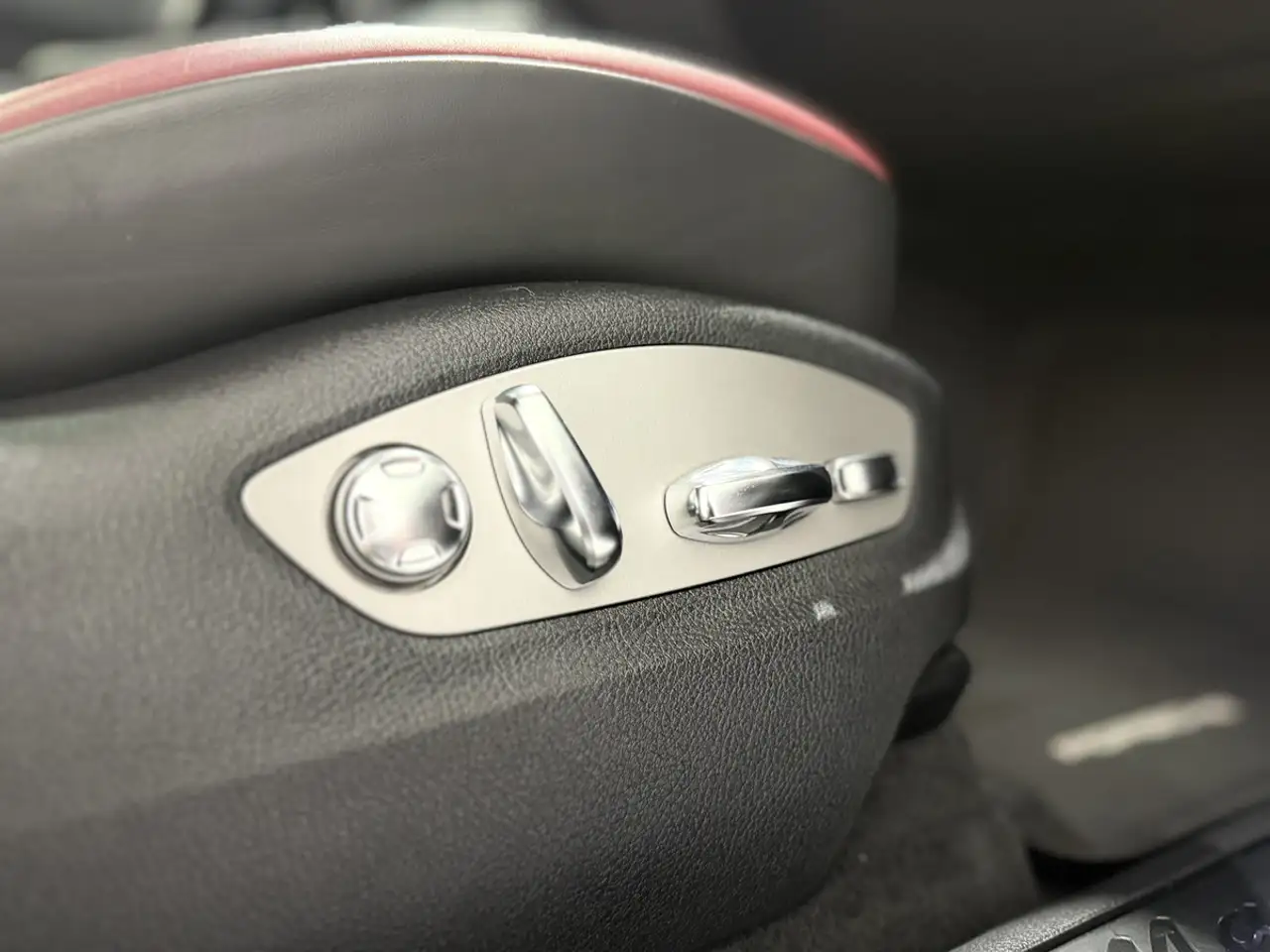 Porsche Macan - Image 37