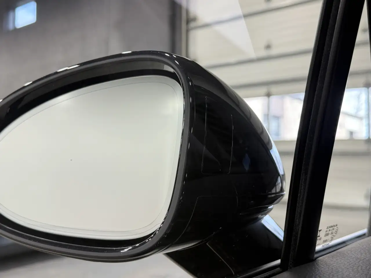 Porsche Macan - Image 39