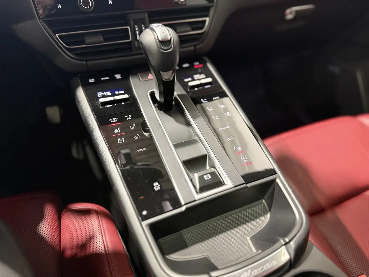 Porsche Macan - Image 28