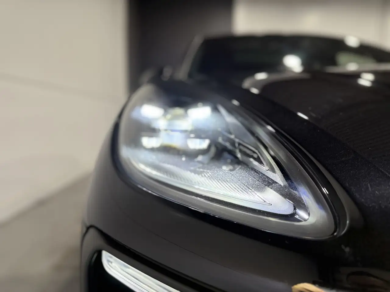 Porsche Macan - Image 11