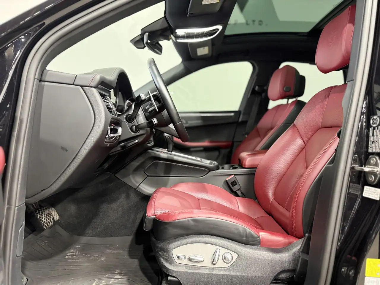 Porsche Macan - Image 13