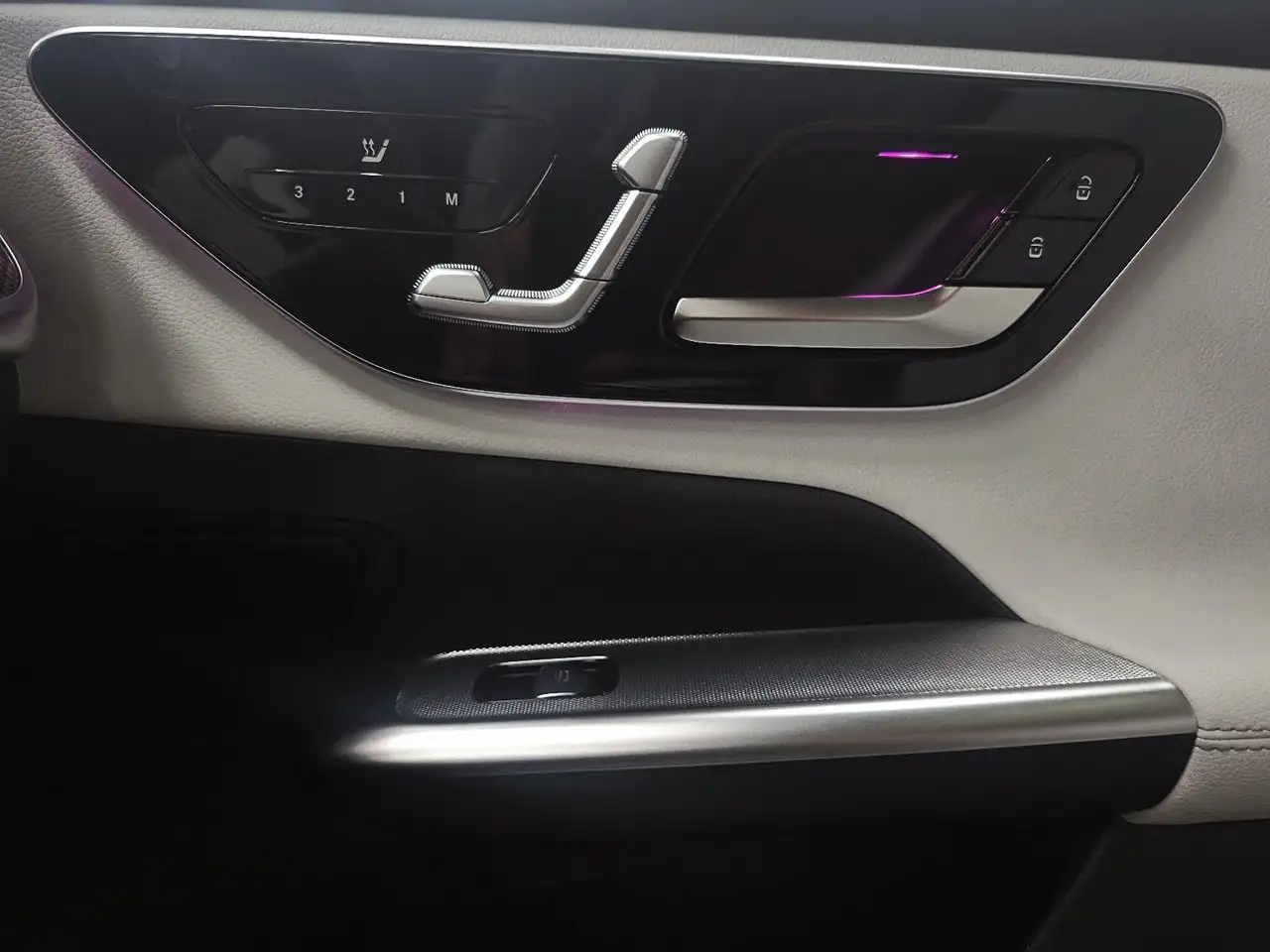 Mercedes-Benz GLC - Image 16
