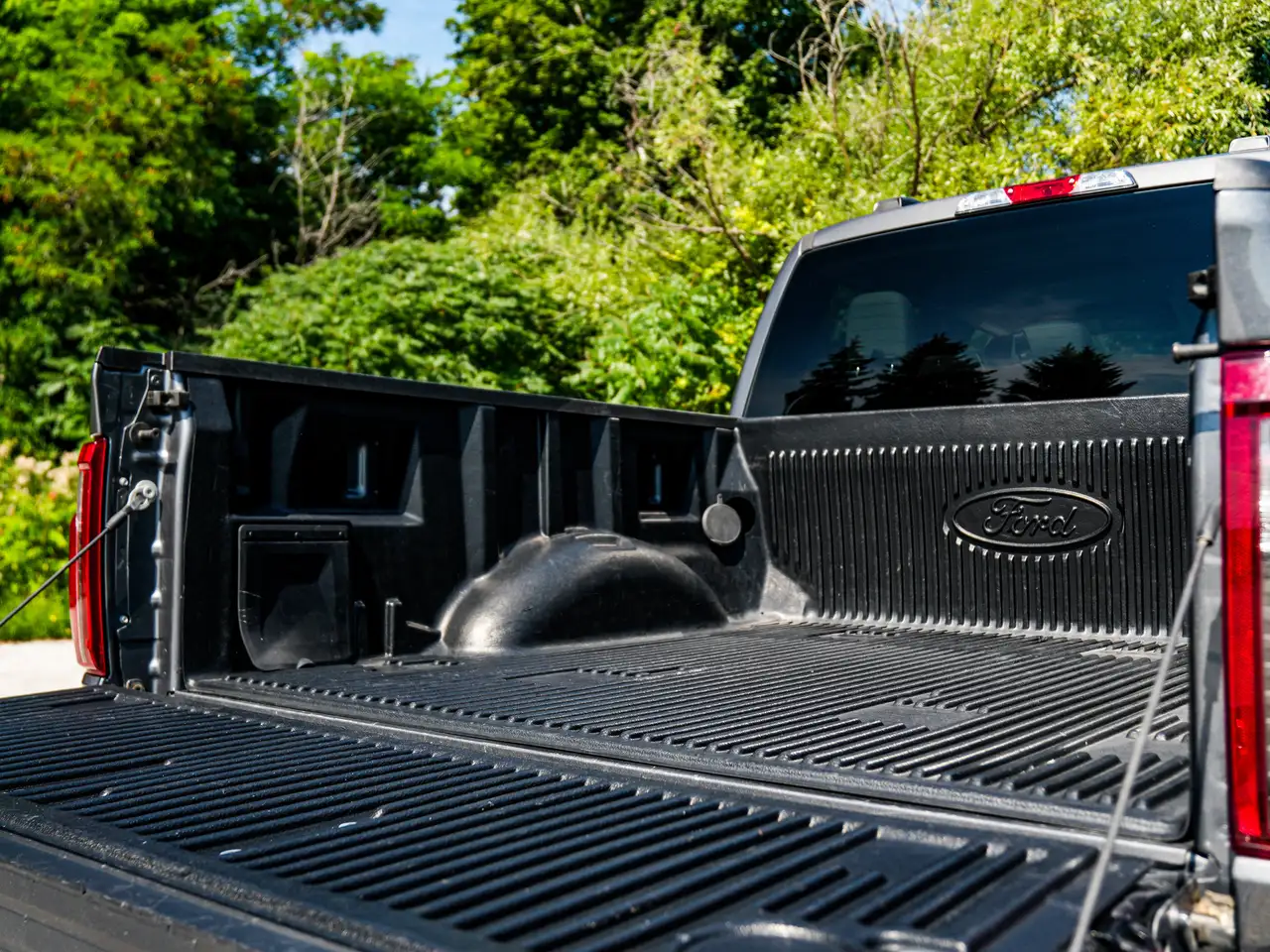 Ford F-150 - Image 18