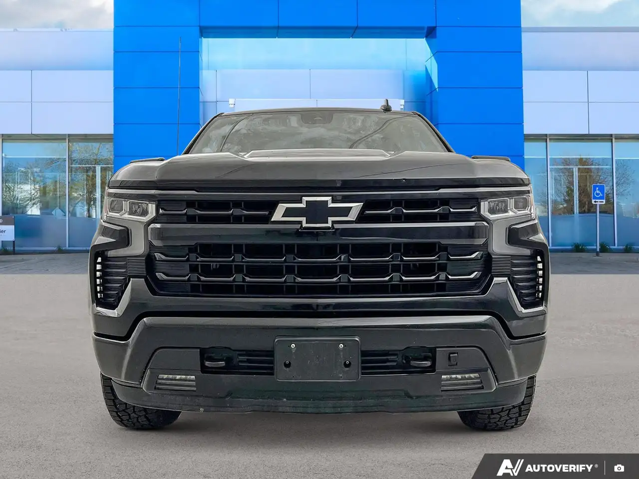 Chevrolet Silverado 1500 - Image 3