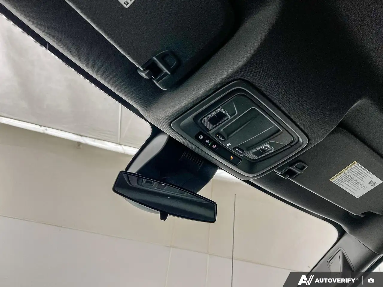 Chevrolet Silverado 1500 - Image 22