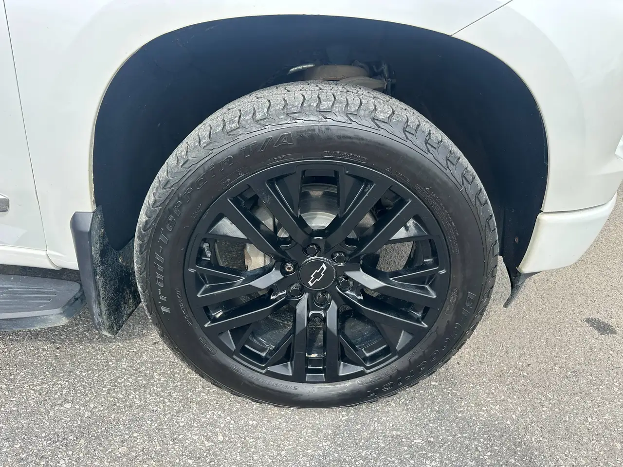 Chevrolet Silverado 1500 - Image 14