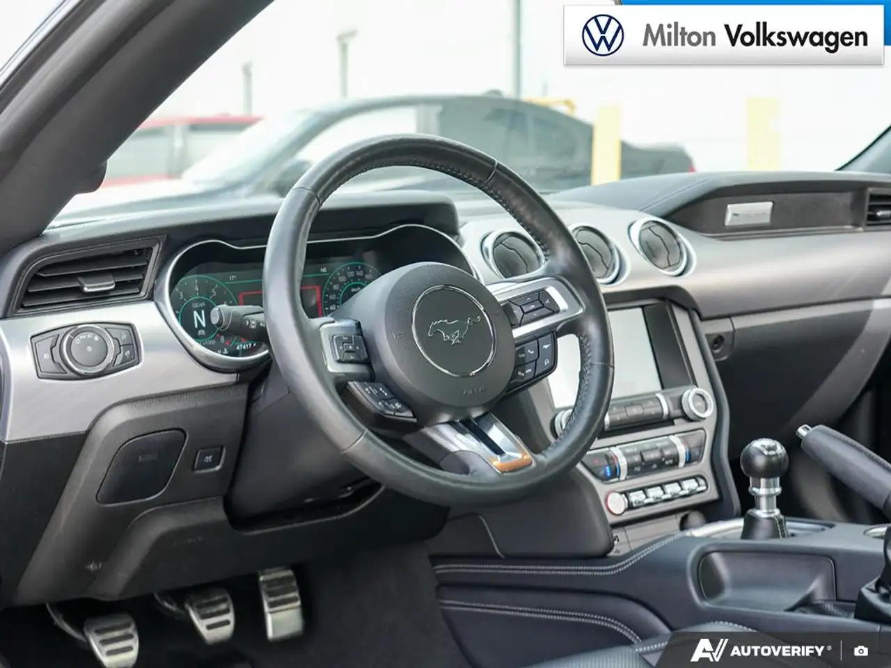 Ford Mustang - Image 13
