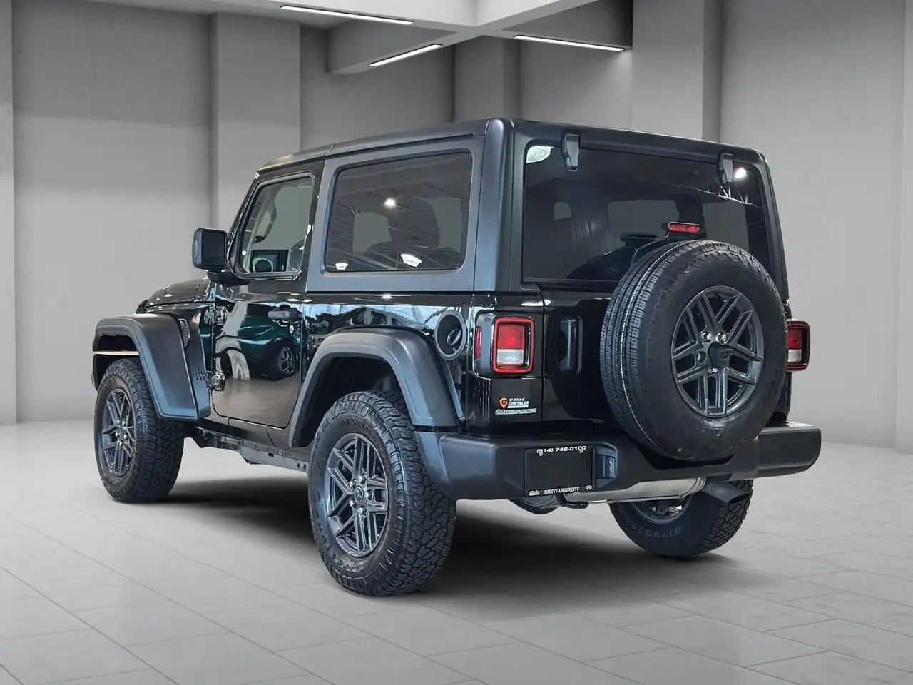 Jeep Wrangler - Image 11