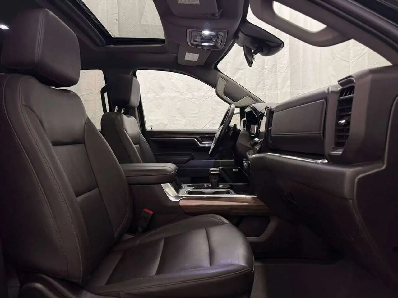 Chevrolet Silverado 1500 - Image 47