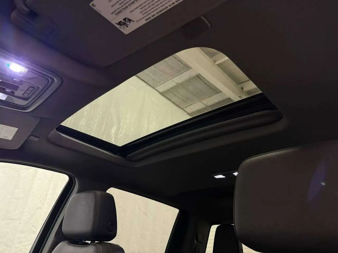 Chevrolet Silverado 1500 - Image 24