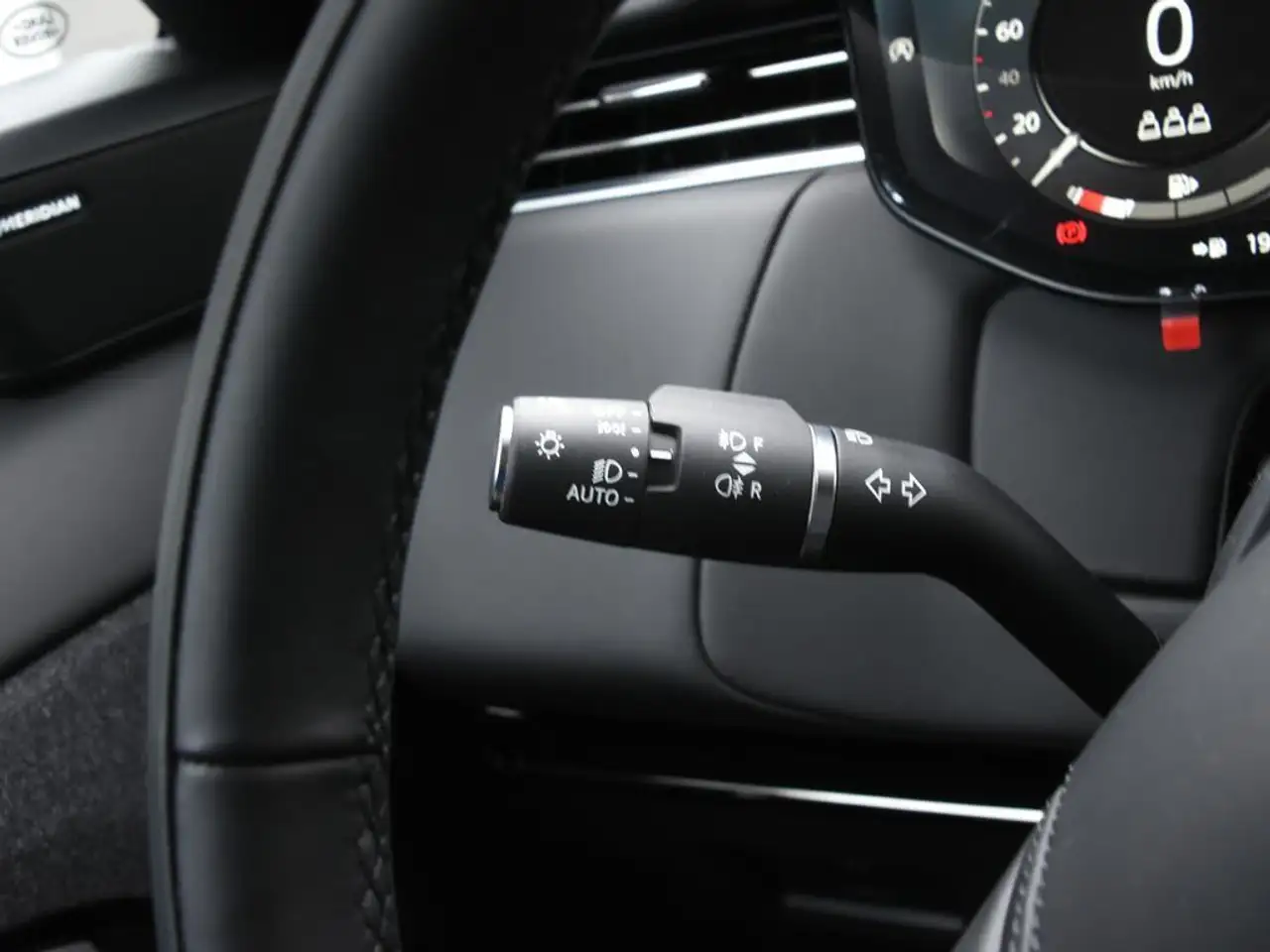 Land Rover Range Rover Sport - Image 16