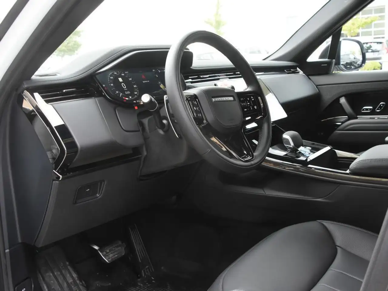 Land Rover Range Rover Sport - Image 13