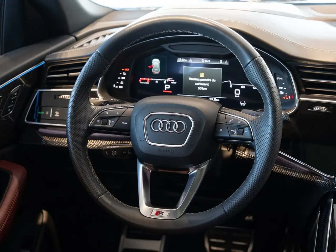 Audi SQ8 - Image 11