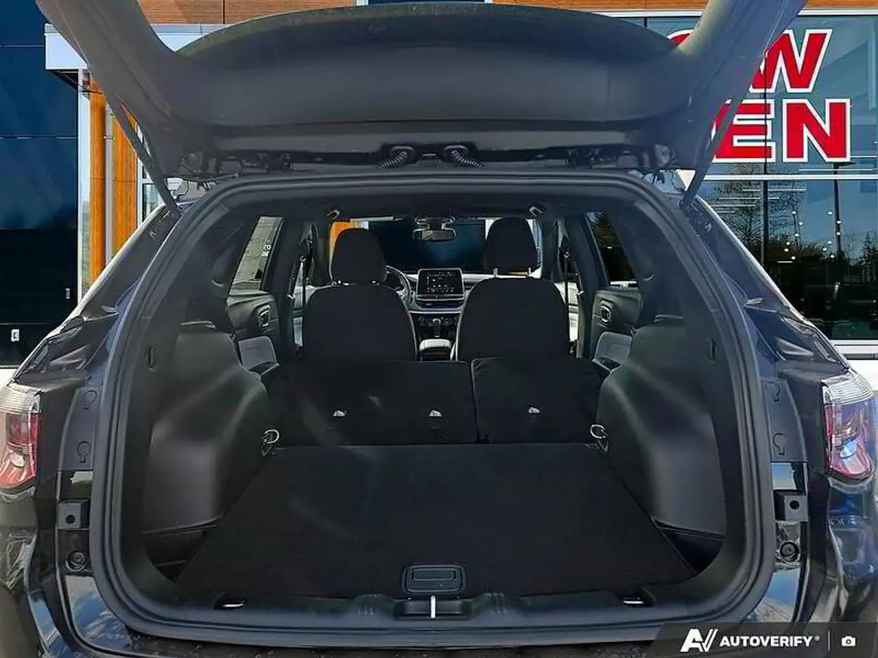 Jeep Compass - Image 12