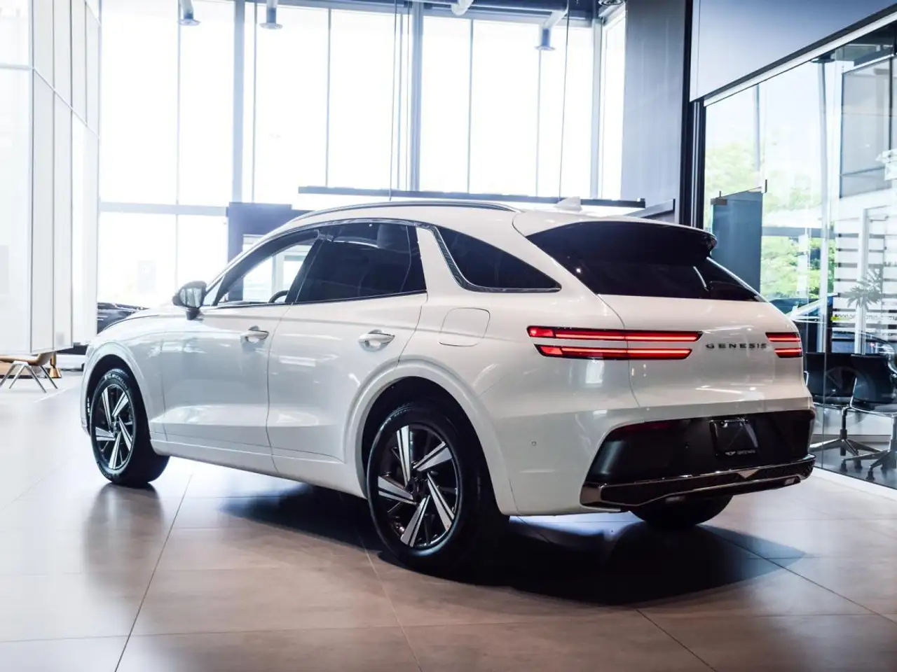 Genesis GV70 - Image 4