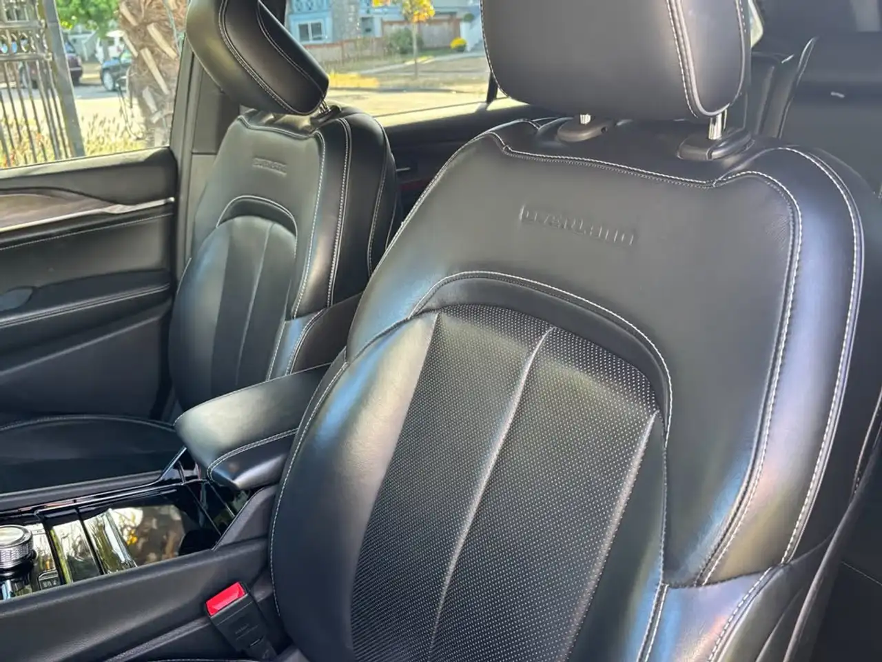 Jeep Grand Cherokee - Image 10