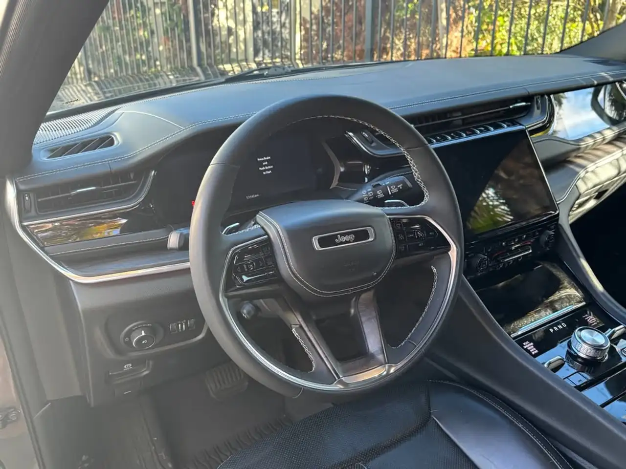 Jeep Grand Cherokee - Image 11