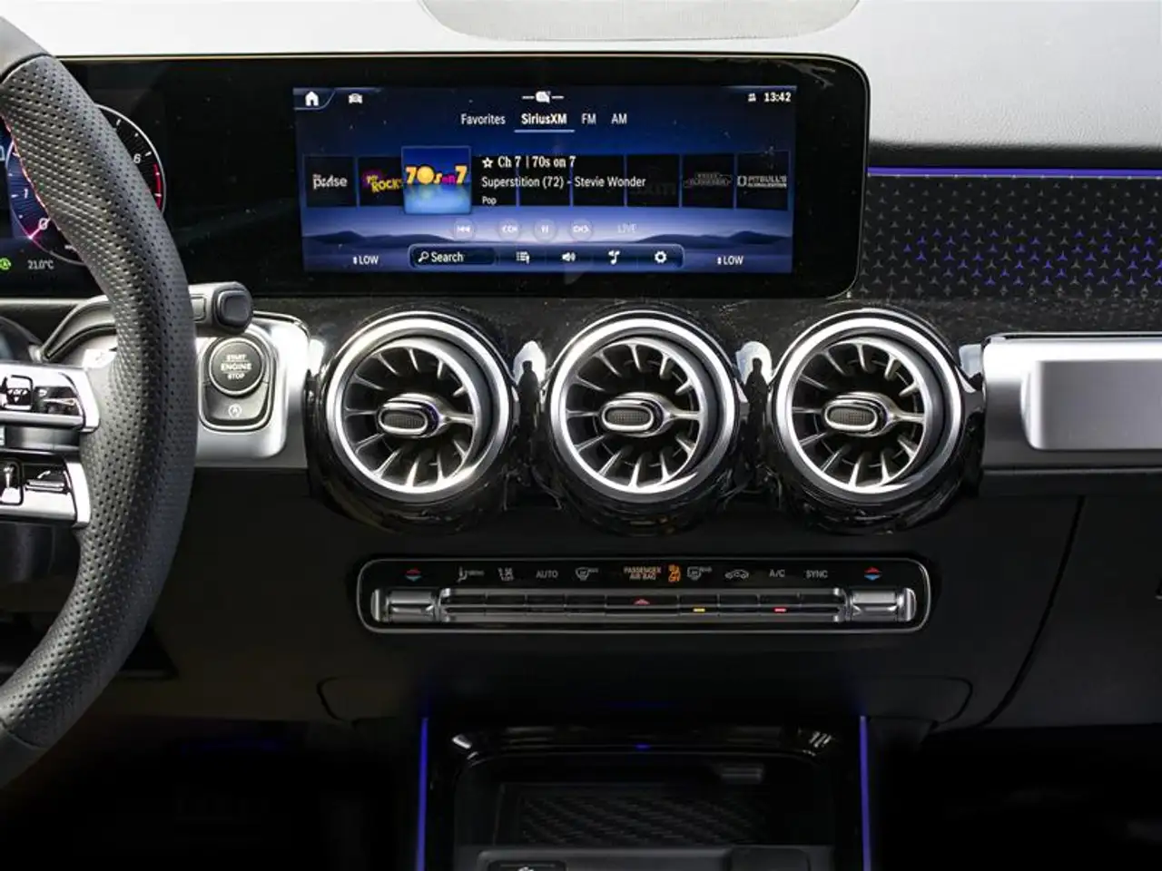 Mercedes-Benz GLB - Image 14