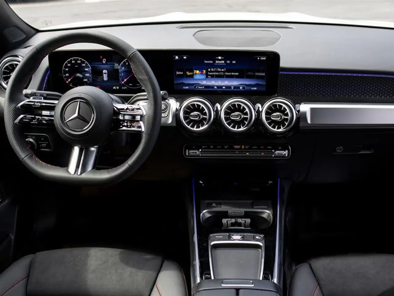 Mercedes-Benz GLB - Image 13