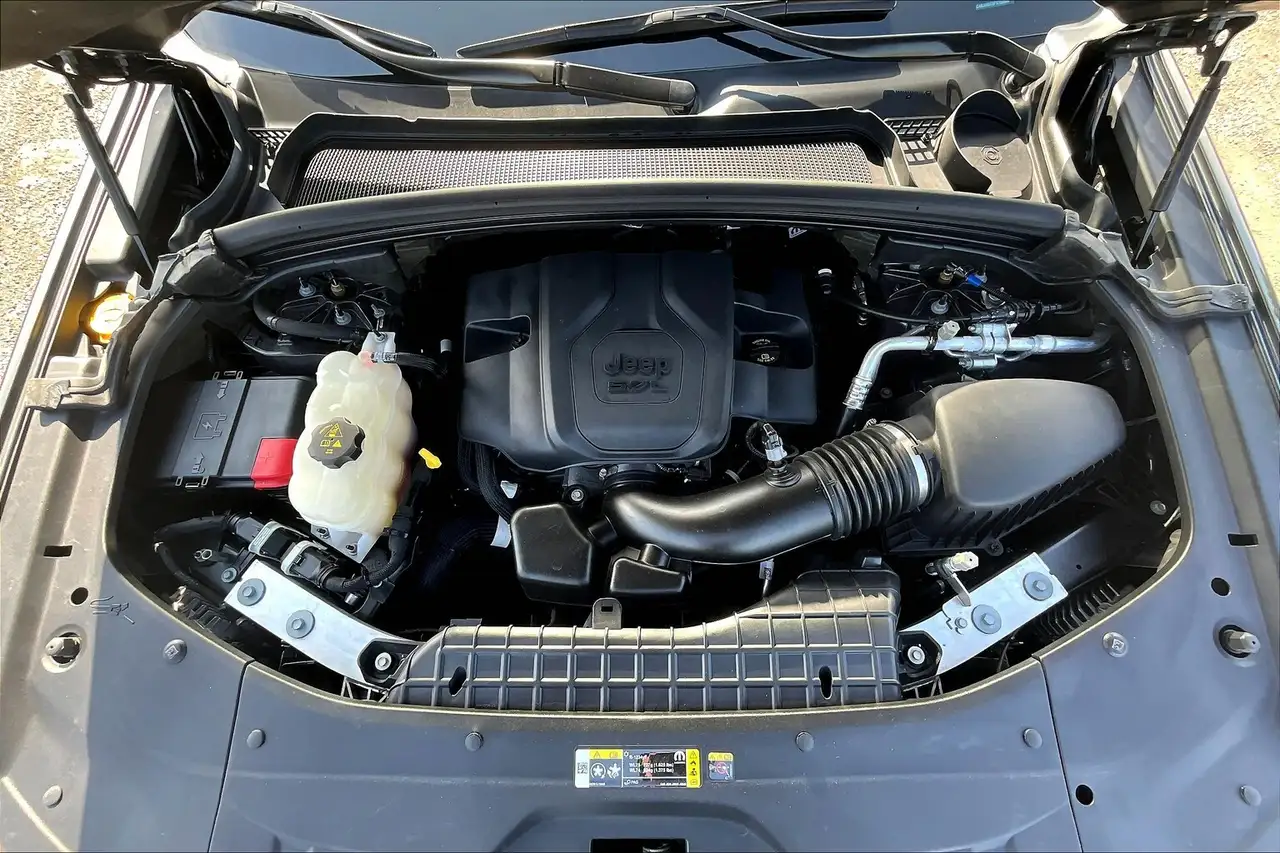 Jeep Grand Cherokee - Image 9