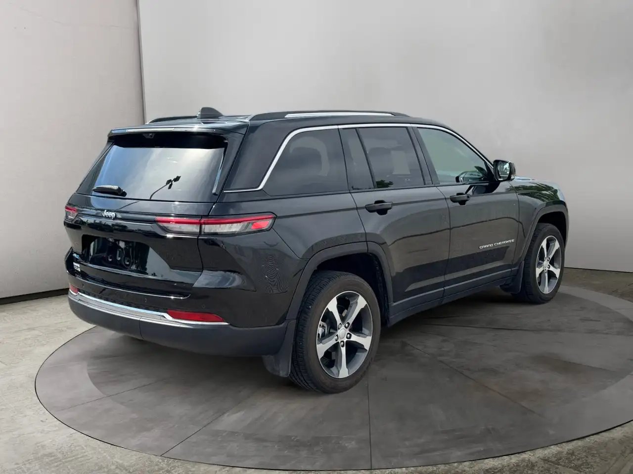 Jeep Grand Cherokee - Image 5