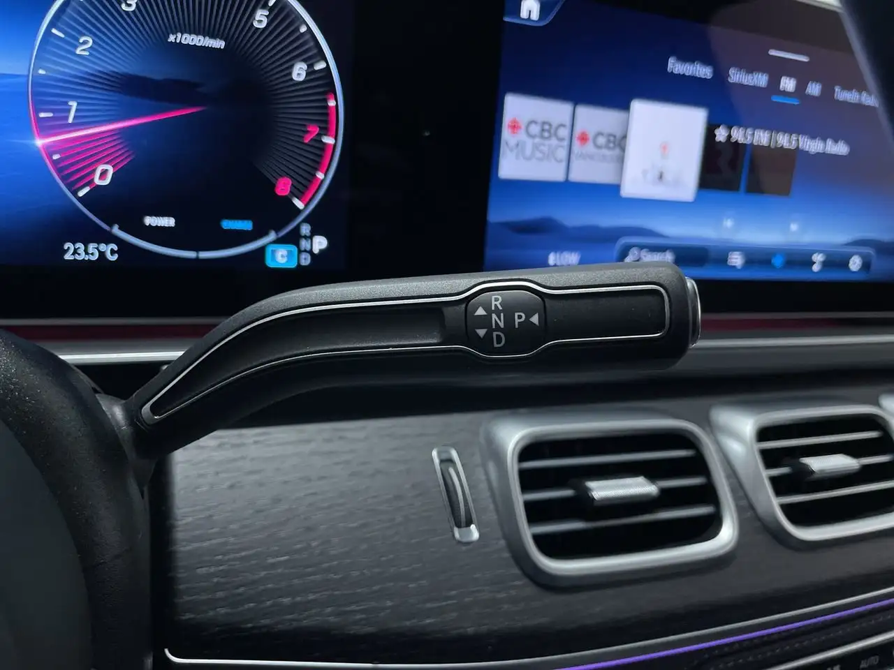 Mercedes-Benz GLE - Image 28