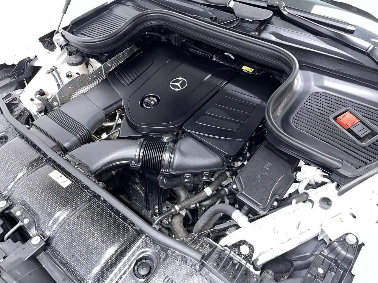 Mercedes-Benz GLE - Image 34