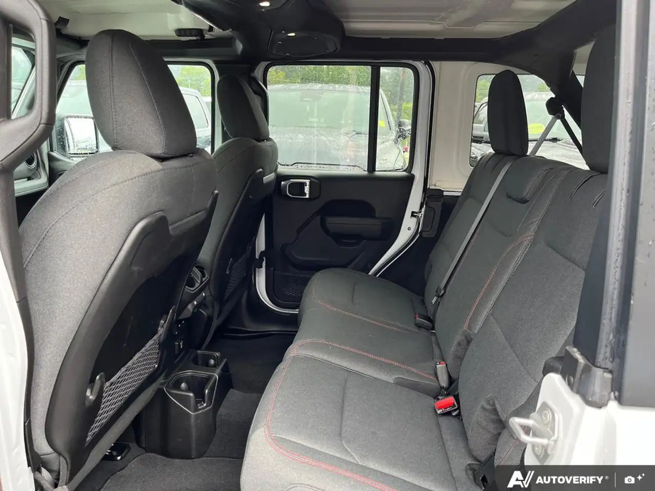 Jeep Wrangler - Image 23