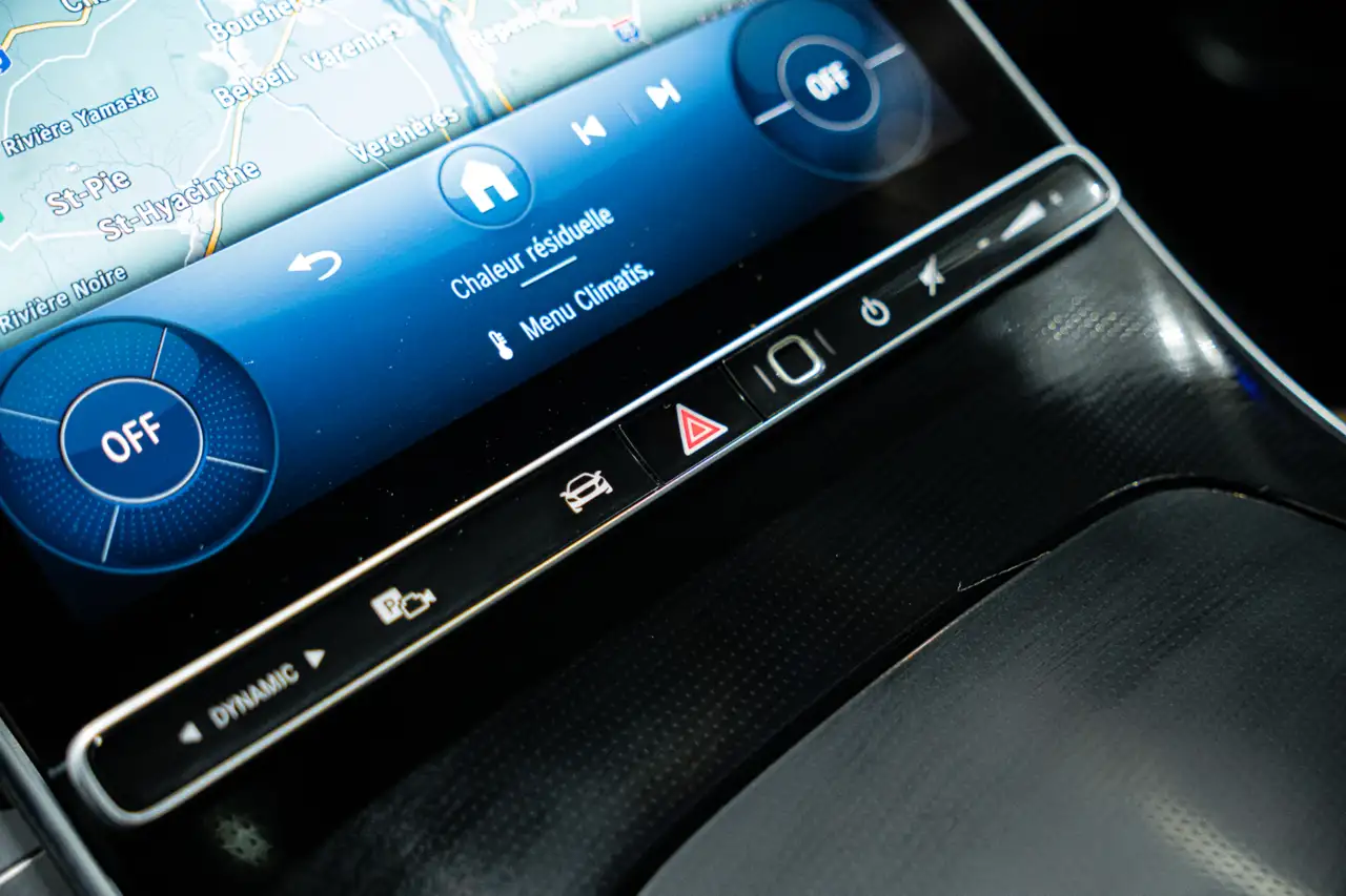 Mercedes-Benz C-Class - Image 13