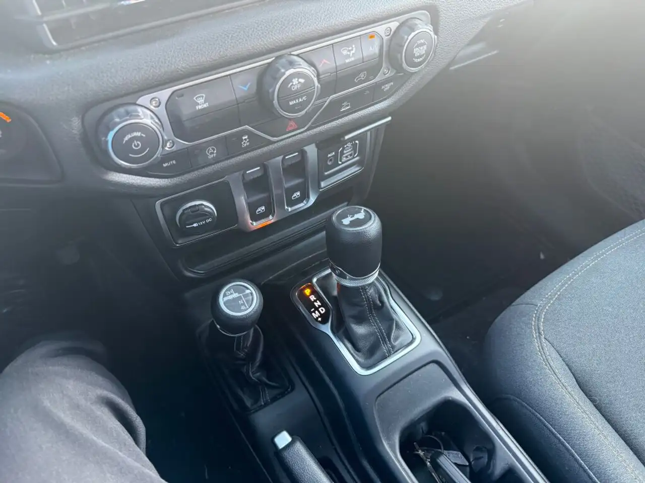 Jeep Wrangler - Image 16