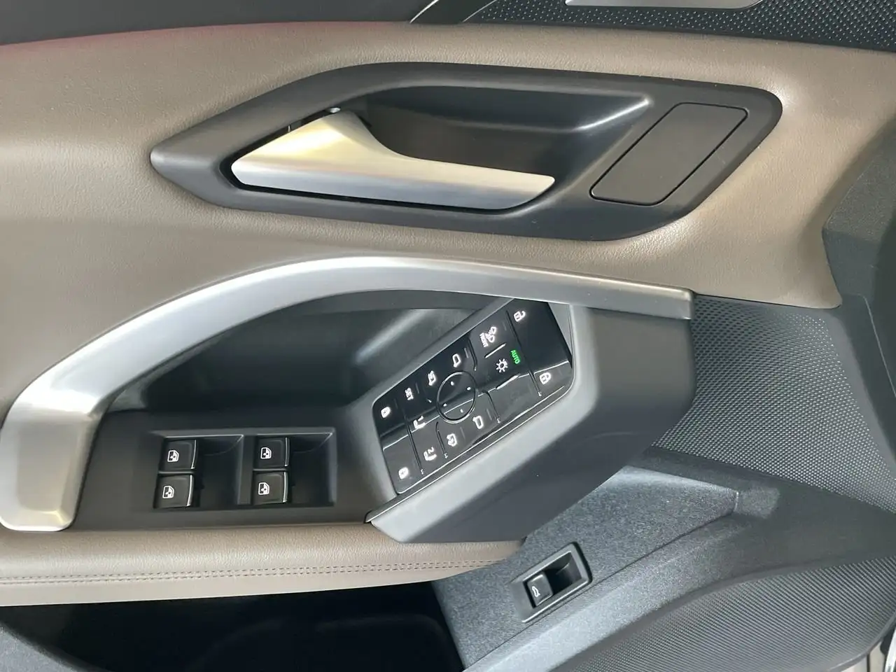 Audi Q5 - Image 21