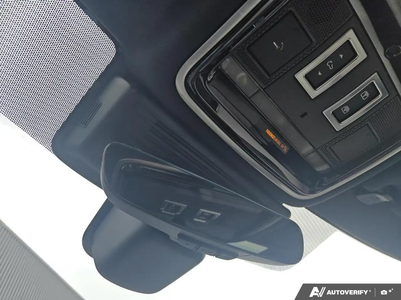 Land Rover Range Rover Velar - Image 21