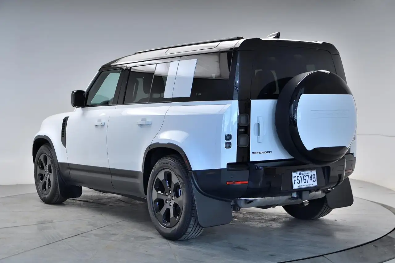 Land Rover Defender - Image 8