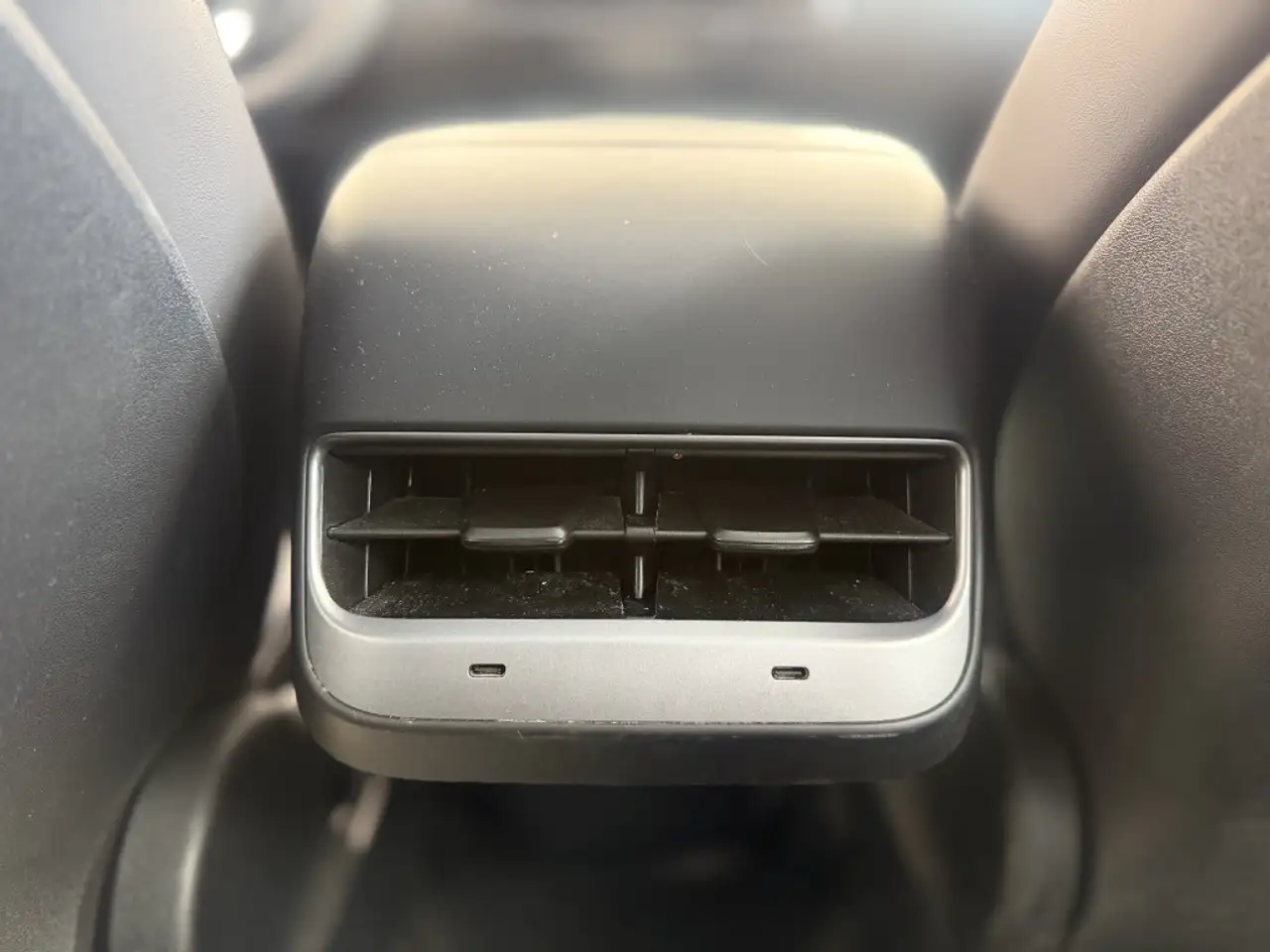 Tesla Model Y - Image 21