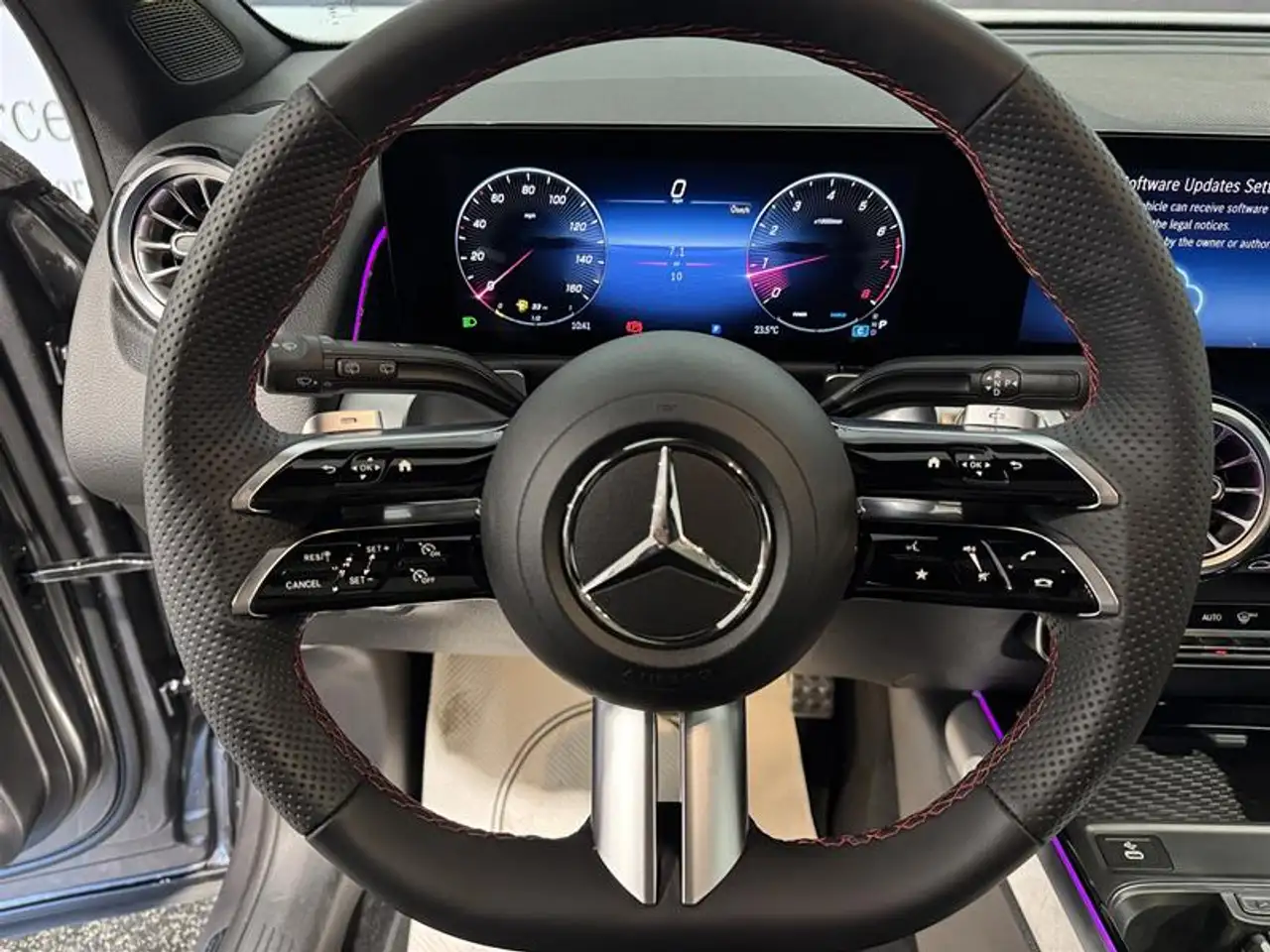 Mercedes-Benz GLB - Image 13